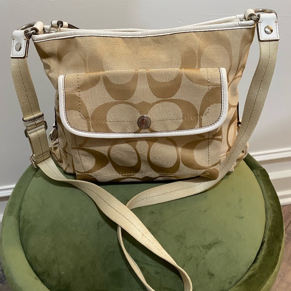COACH Kyra Signature File Crossbody Bag. In great condition! - Picture 1 of 9